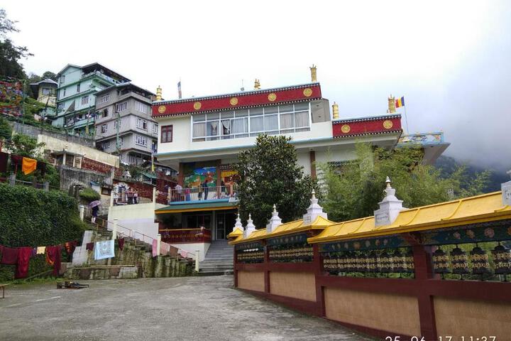StayApart - Sikkim Regency