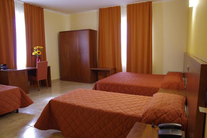 Room 29 of 64