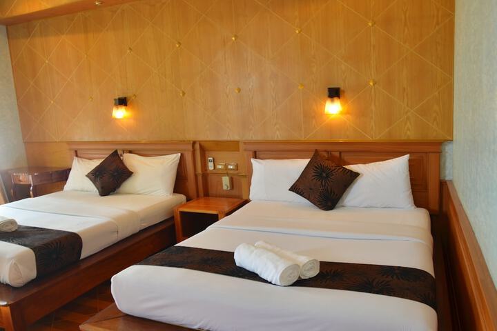 Room 5 of 161
