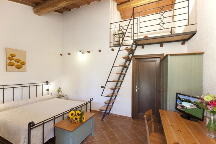 Room 8 of 35