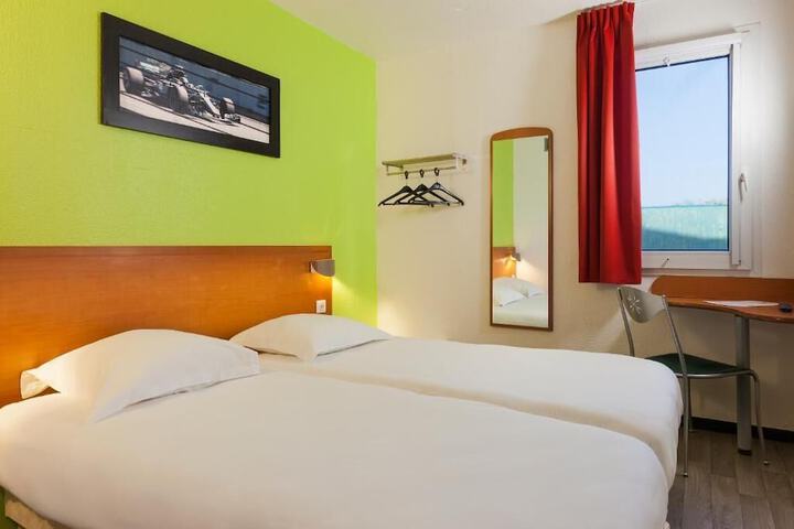Enzo Hotels Chalons en Champagne in Saint-Martin-sur-le-Pre