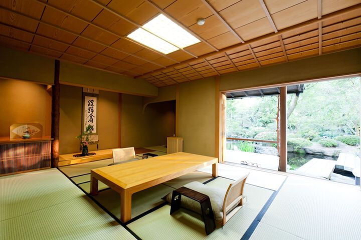 Room 6 of 39