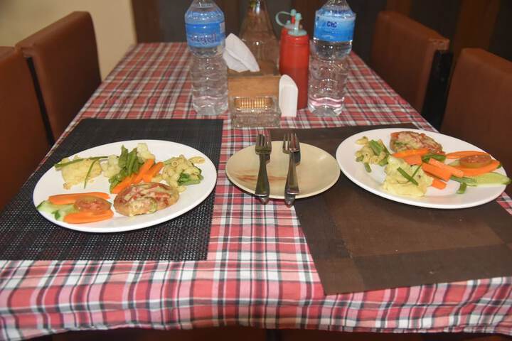 Dining 10 of 17