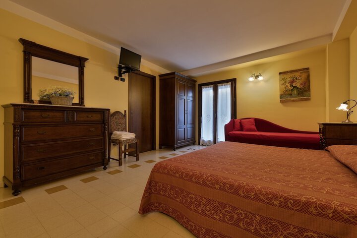 Room 16 of 54