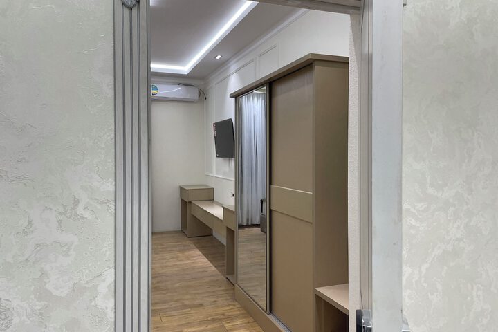 Room 10 of 30