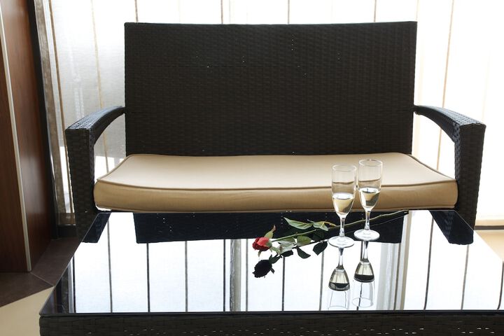 Lounge 43 of 55