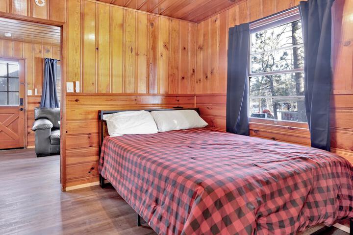 Room 6 of 25