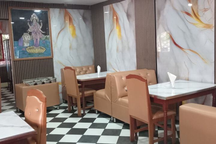 Dining 6 of 8