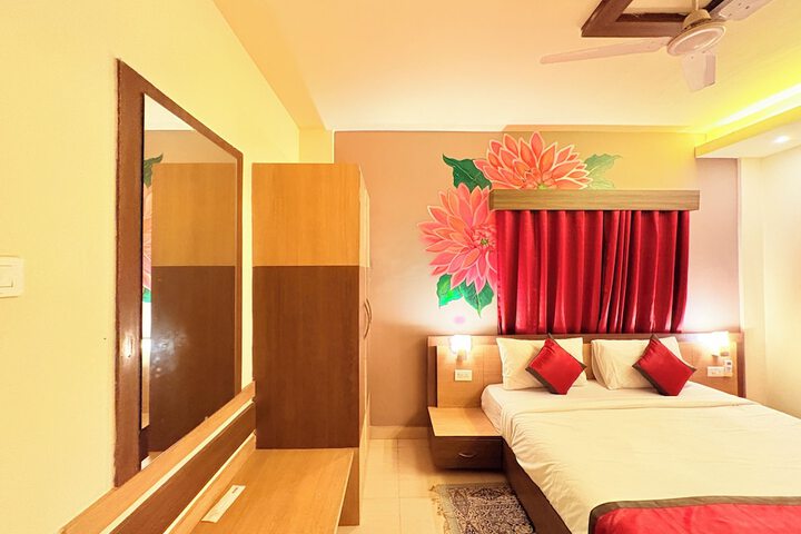 Room 3 of 44