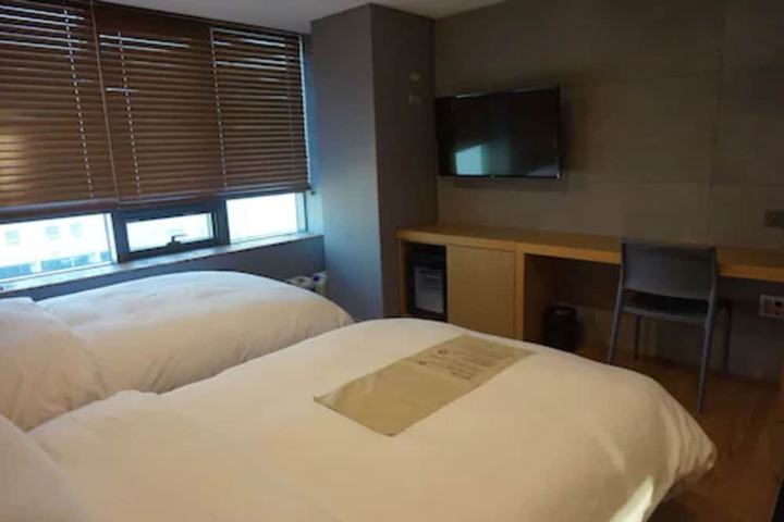 Room 31 of 48
