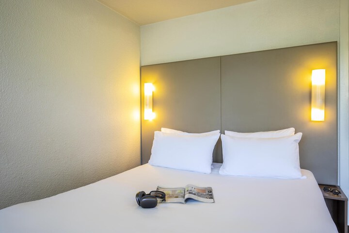 Room 6 of 36