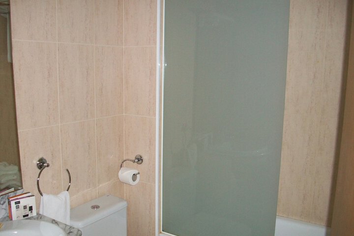 Room 10 of 30