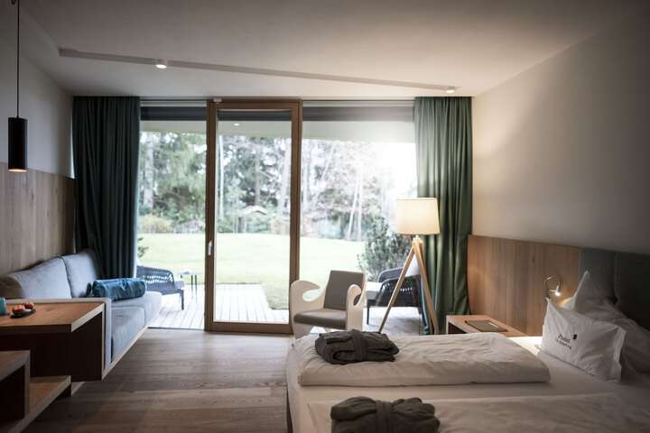 Room 15 of 127