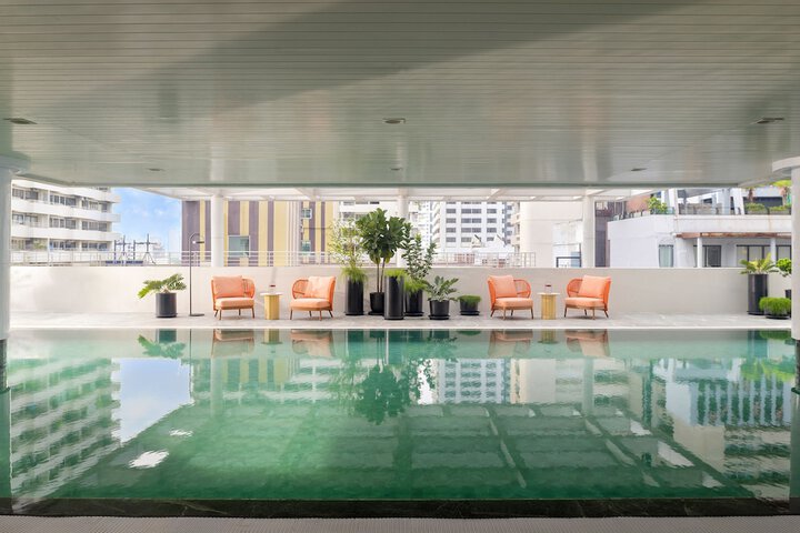 Hotel with Pool