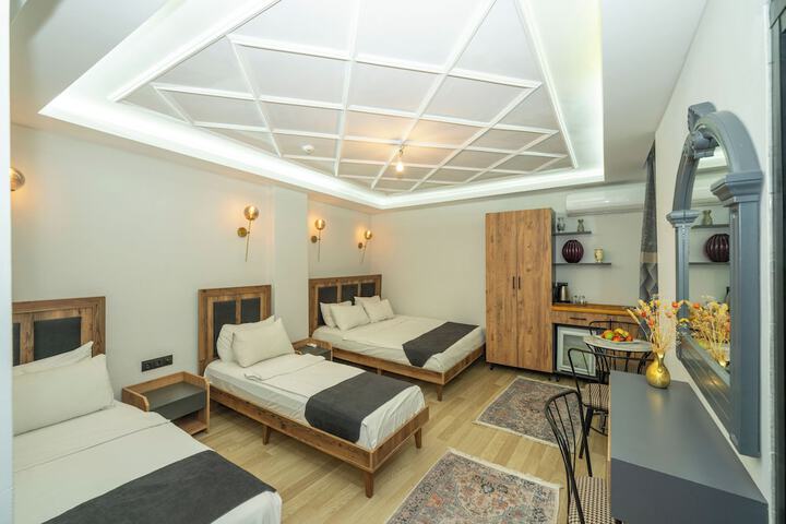 Room 12 of 29
