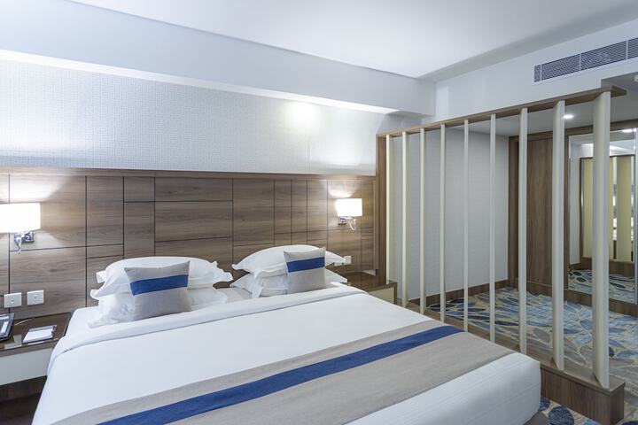 Room 15 of 73