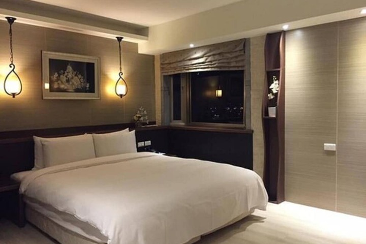 Room 53 of 87