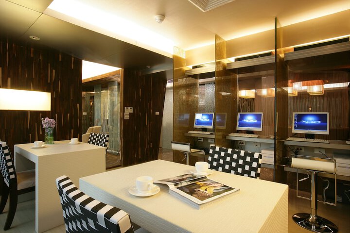 Business Center 50 of 54