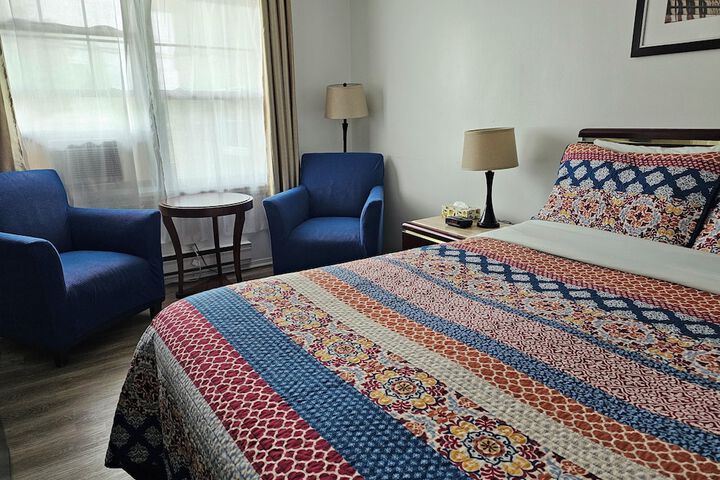 Room 4 of 37