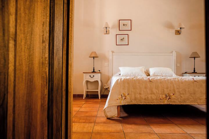 Room 8 of 34