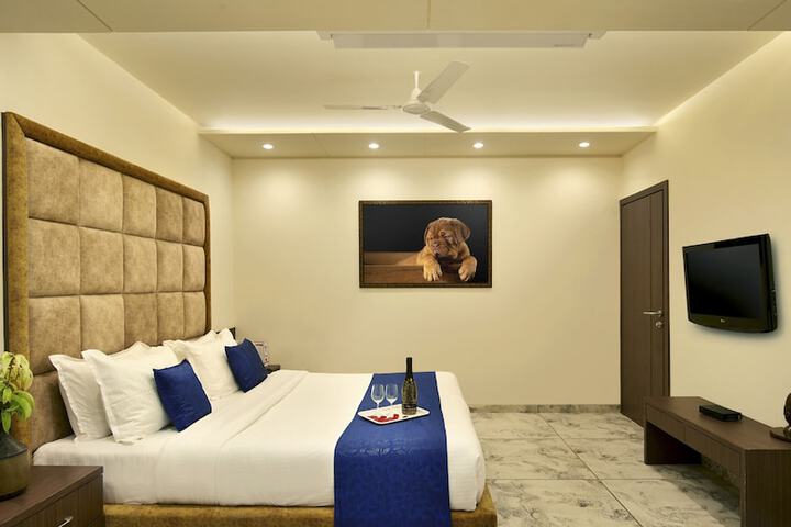 Room 43 of 154