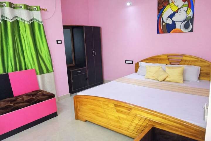Room 3 of 12
