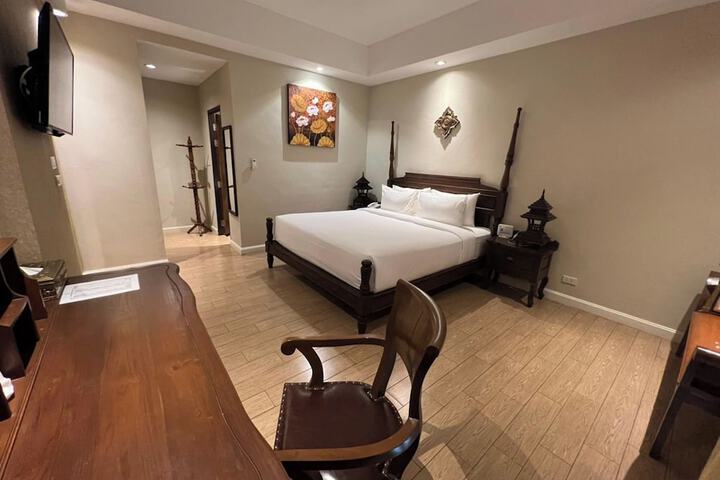 Room 9 of 53