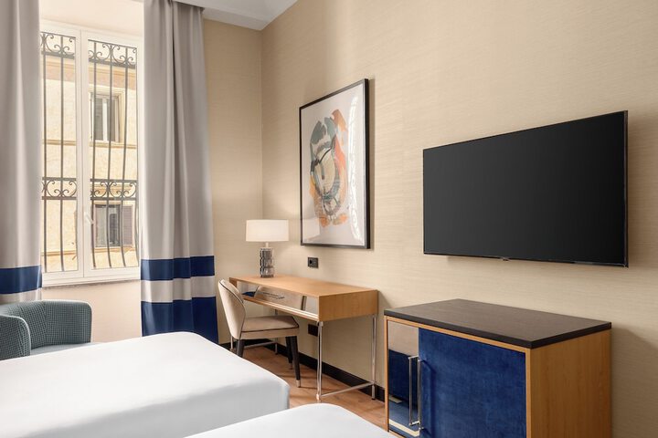 Room 9 of 43