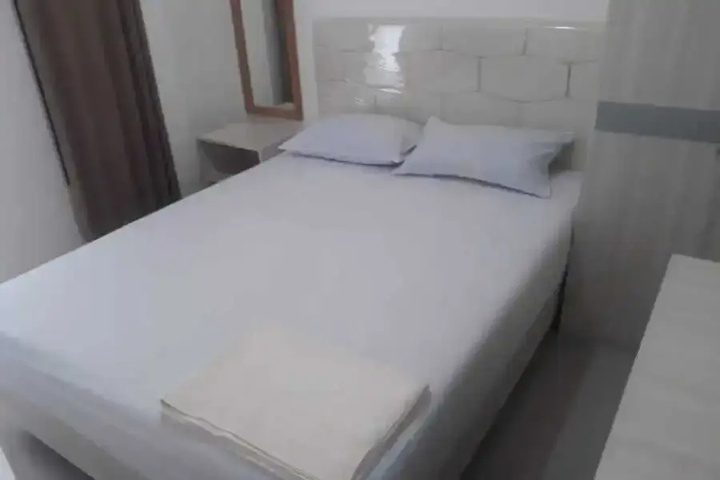 Room 6 of 15