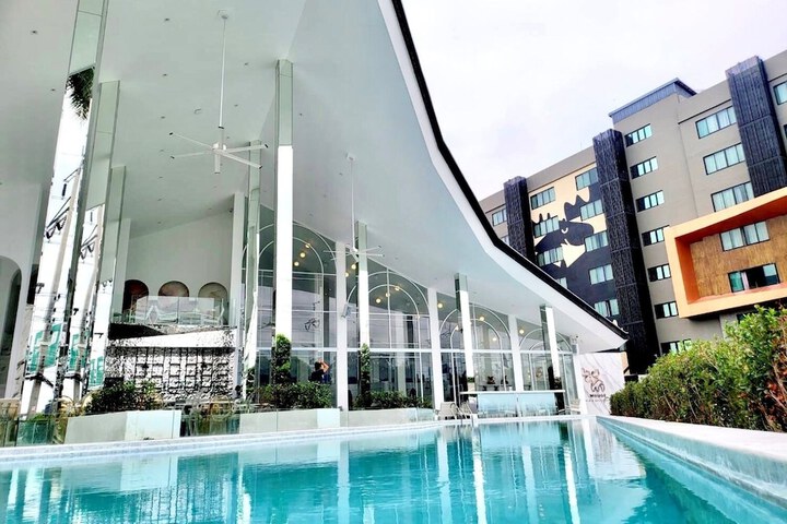 Pool 33 of 56