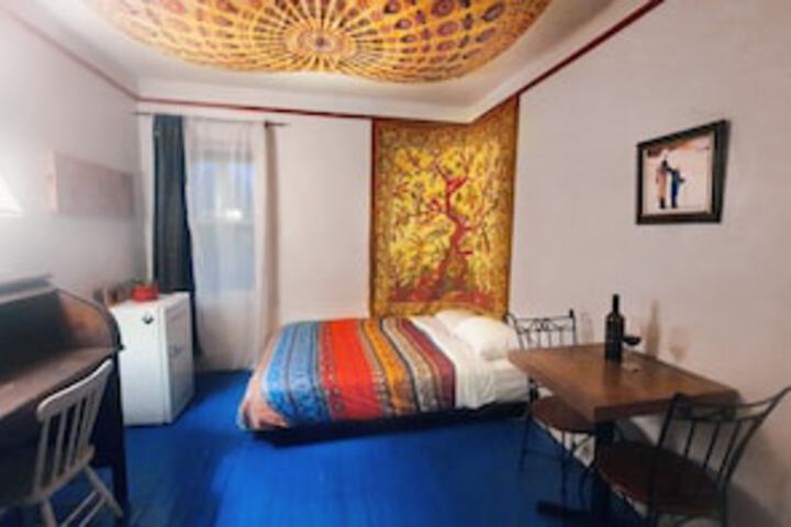 Room 4 of 120