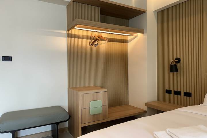 Room 6 of 46