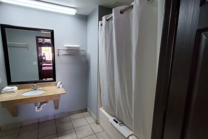 Room 72 of 177