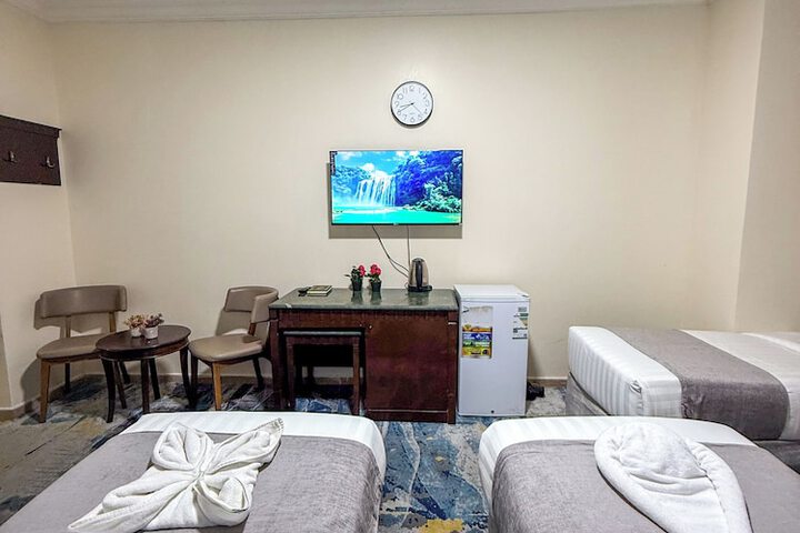 Room 6 of 17