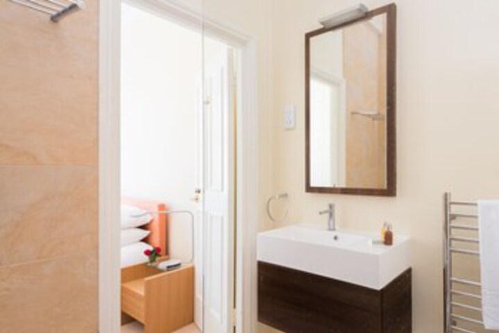 Room 3 of 34