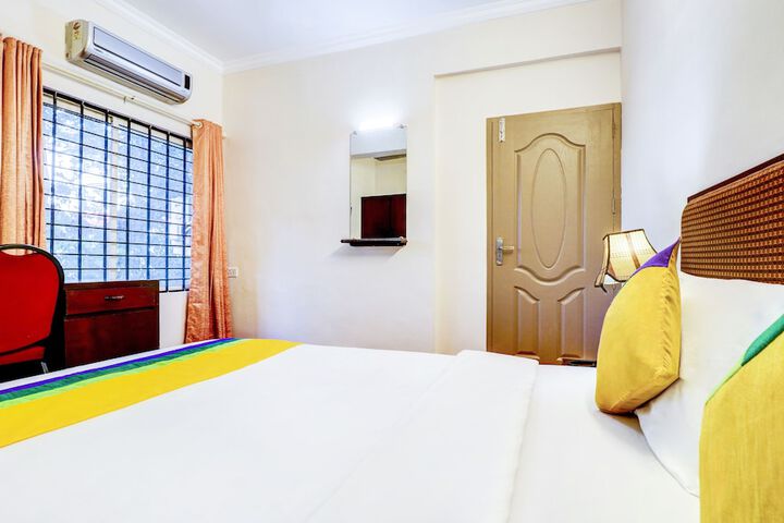 Room 32 of 49