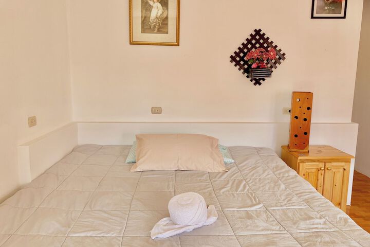 Room 4 of 37