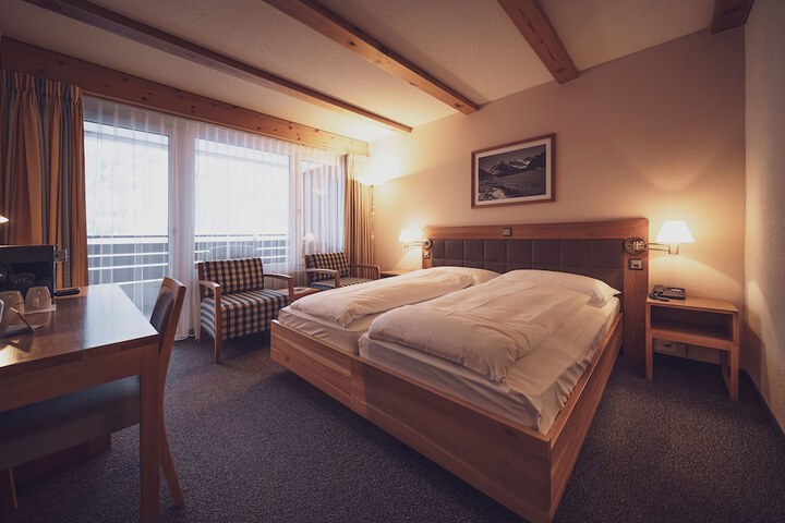 Room 11 of 35