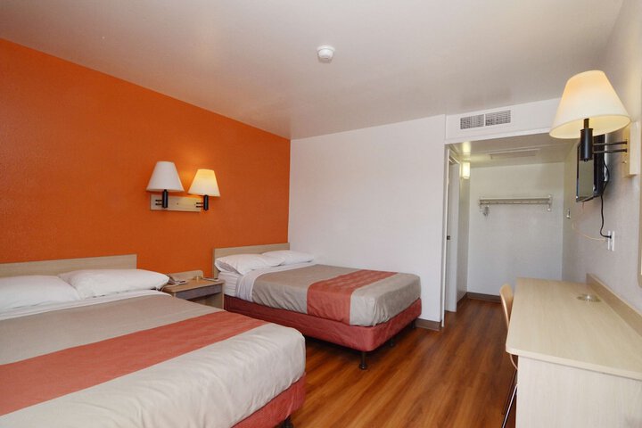 Double Room Disability Accessible (4 of 8)