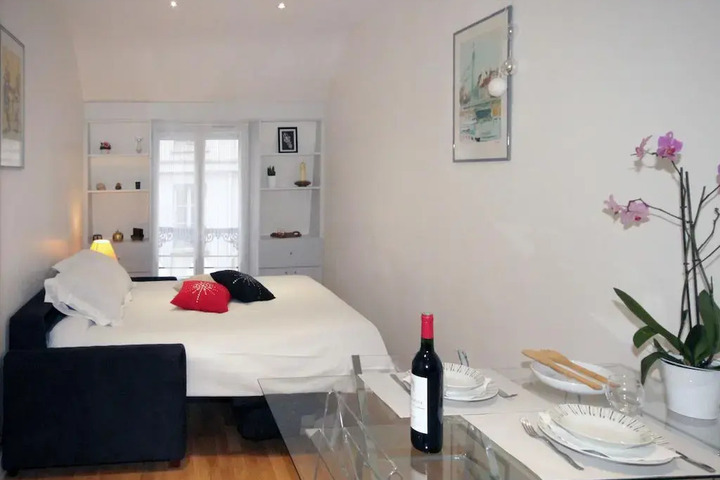 Room 2 of 11