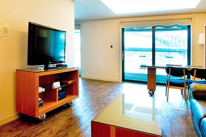 Room 33 of 74