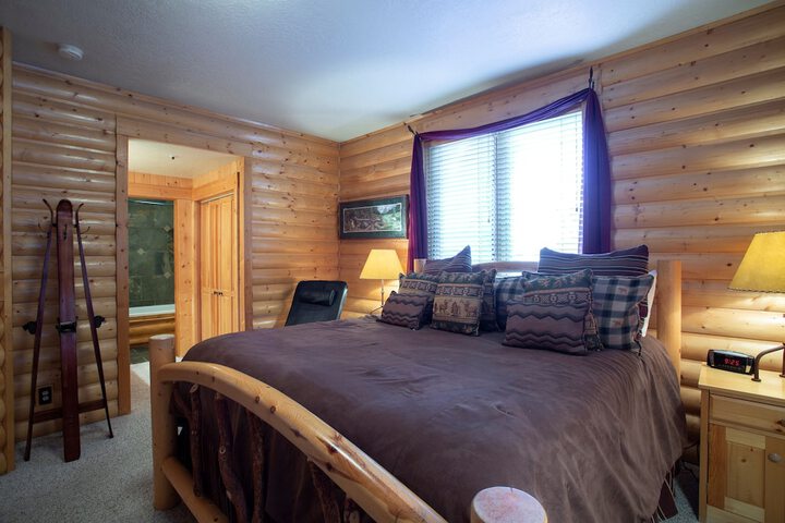 Room 43 of 364