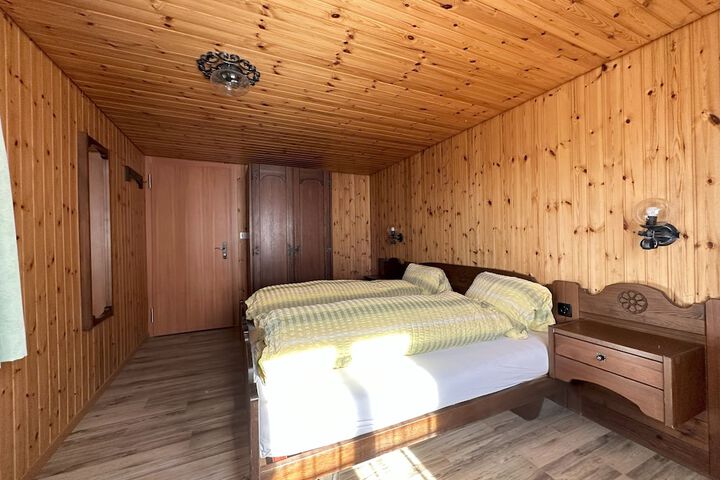 Room 3 of 57