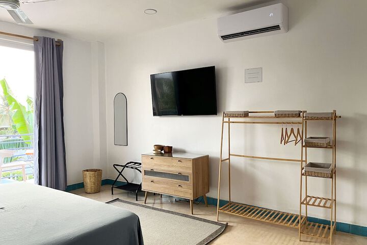 Room 9 of 34