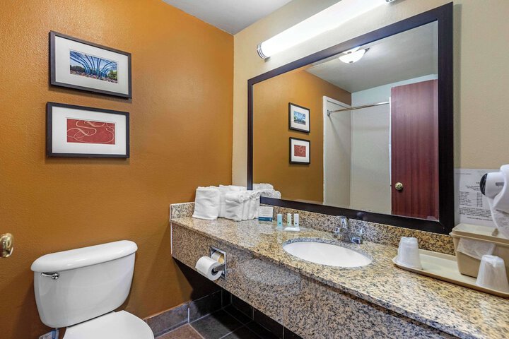 Suite 2 Queen Beds (8 of 26)