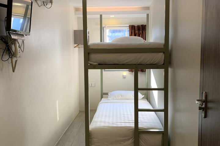 Room 25 of 58