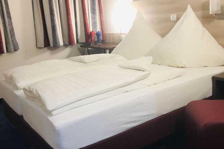 Room 19 of 40