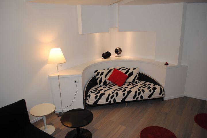 Room 8 of 68