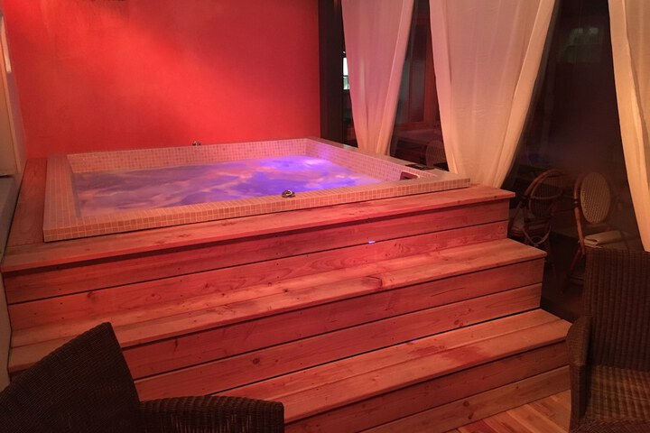 Pool 38 of 61