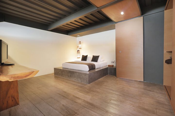 Room 17 of 56